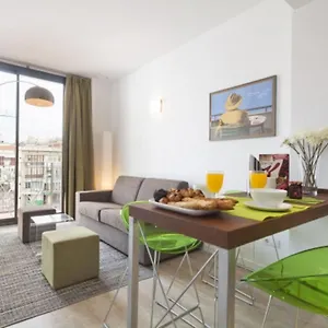 Апартаменты Sleep Eixample By